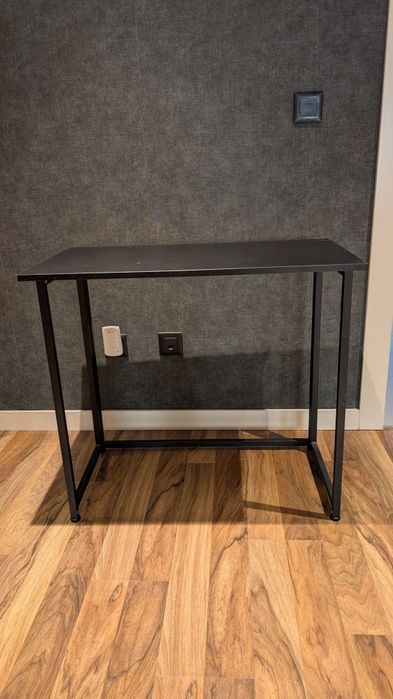 Mesa de computador dobrável