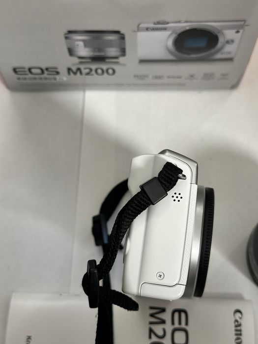 Canon Powershot EOS M200 Новий