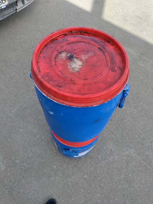 Бочка  из пластмассы. Бочка металлическая