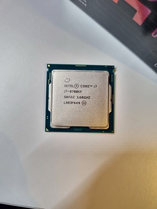 Процессор Intel Core i7 9700KF