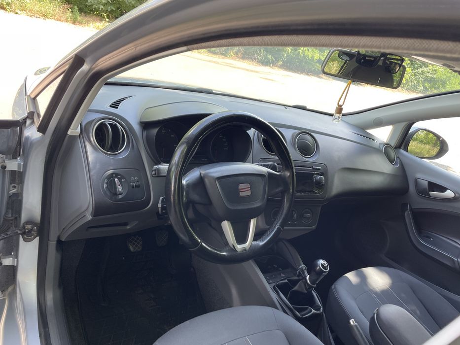 Seat ibiza 2011 рік
