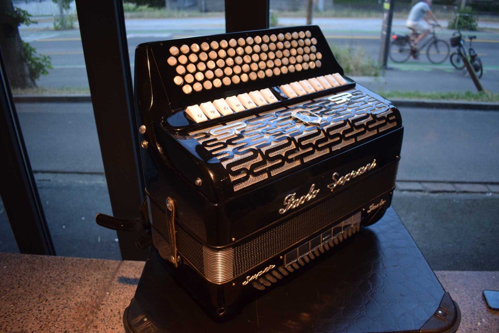 Acordeao Paolo Soprani 5 Voz 120 Baixos,N 131