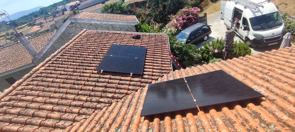 Limpeza, instalação e manutenção de painéis fotovoltaicos