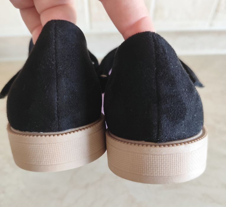 Замшеві туфлі для дівчинки 34 розмір