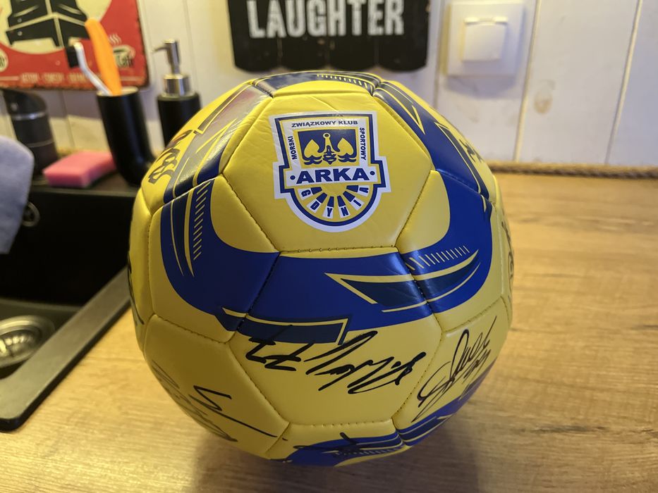 Orginalna piłka z podpisami