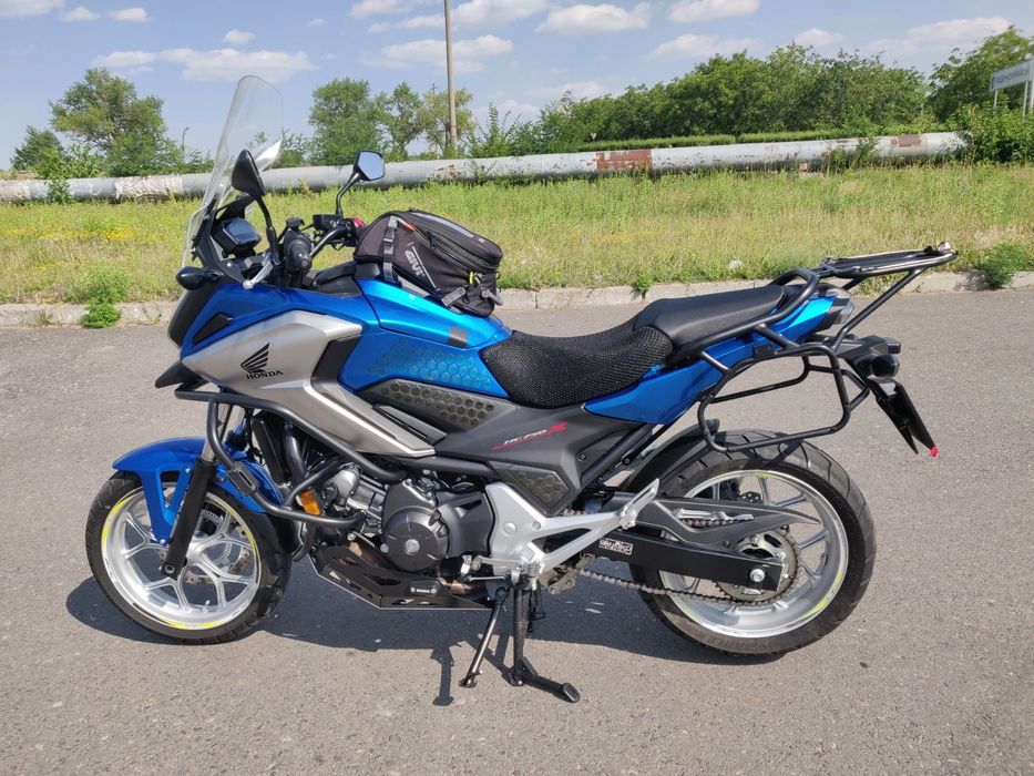 Продам Honda NC750X 2018 року з механічною коробкою передач та ABS