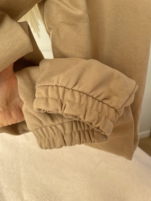 Stradivarius joggery spodnie dresowe dresy beżowe camel kremowe