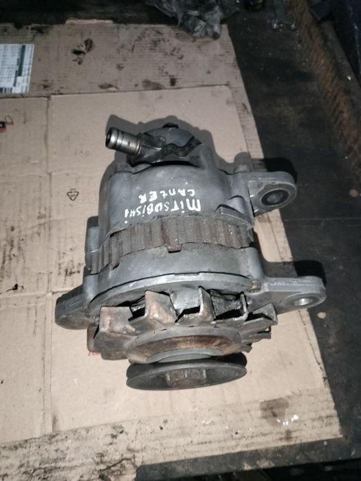 Генератор нMITSUBISHI Canter 3.3D FE211