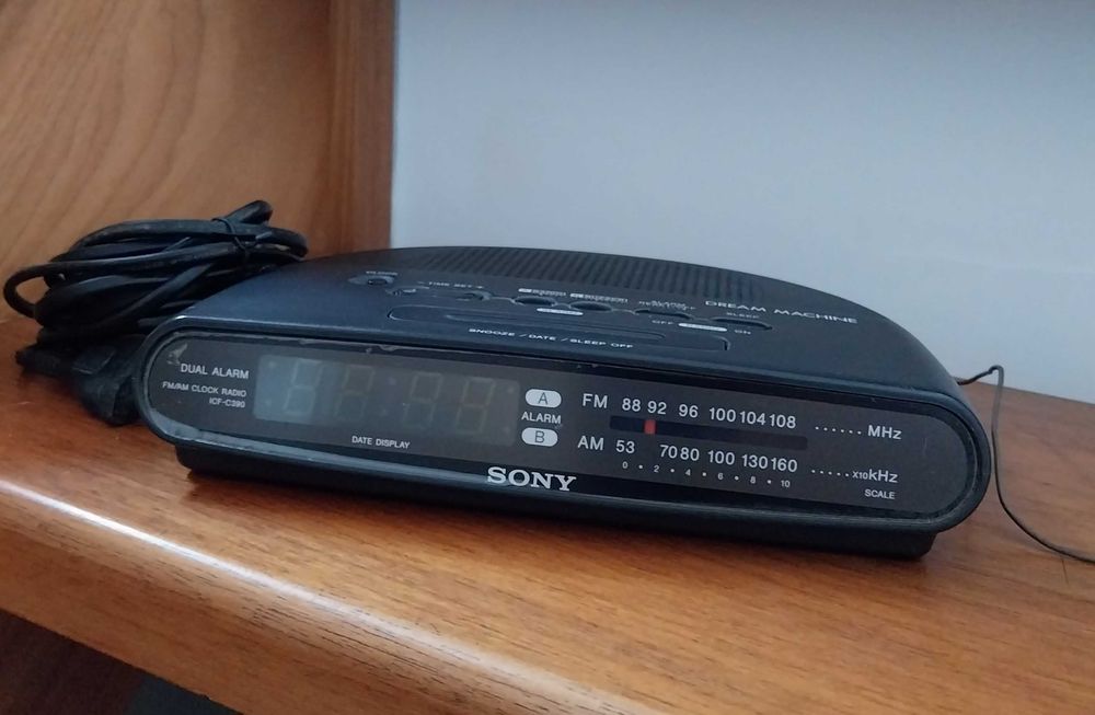 Radio Sony mesinha cabeceira com alarme