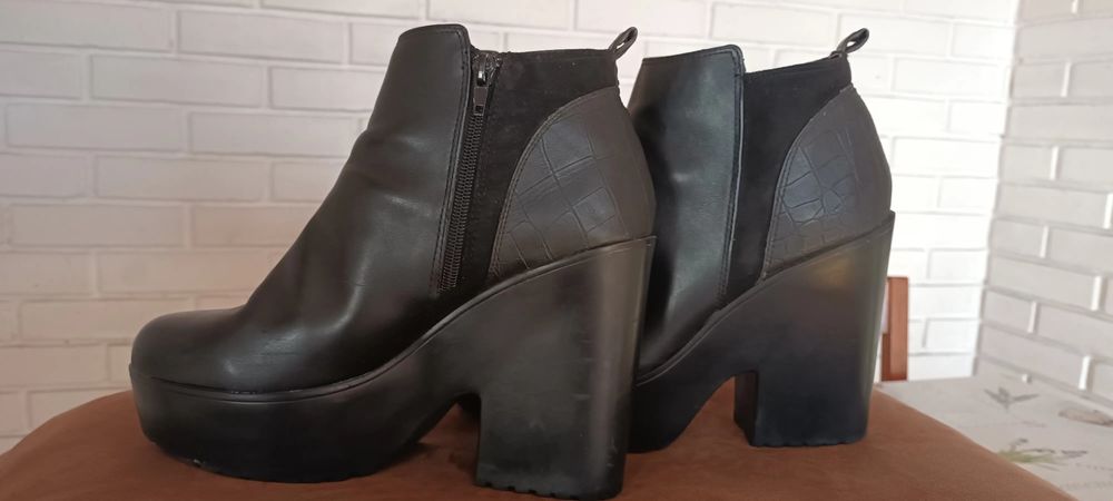 Botki na wysokiej platformie