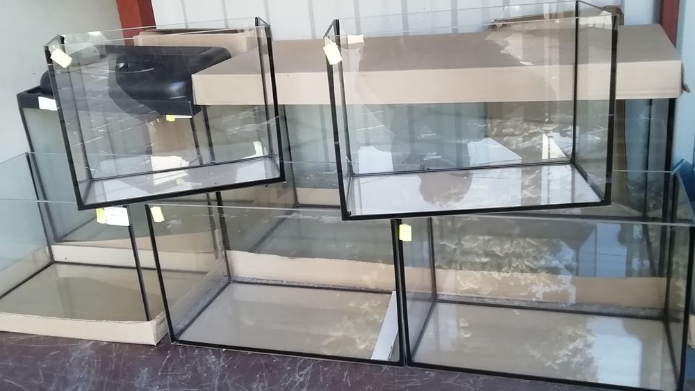 Akwarium proste 25l  ( dł 40cm x szer 25cm x wys 25cm.)