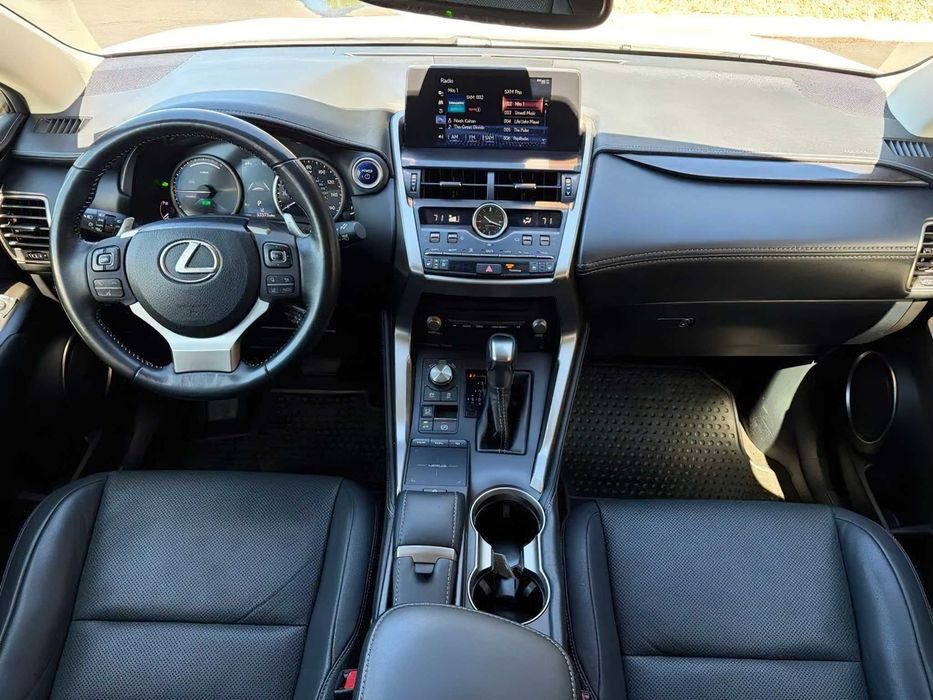 Lexus NX      2019