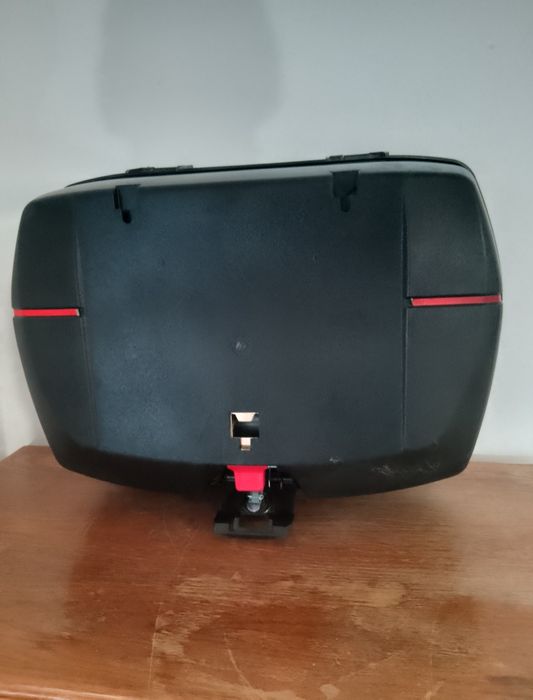 Кофр великий на 2 шоломи. З підставкою до мото