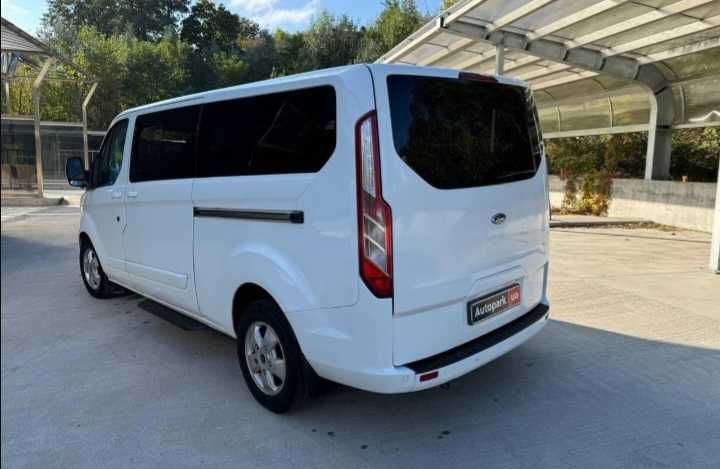 Форд Кастом Турнео