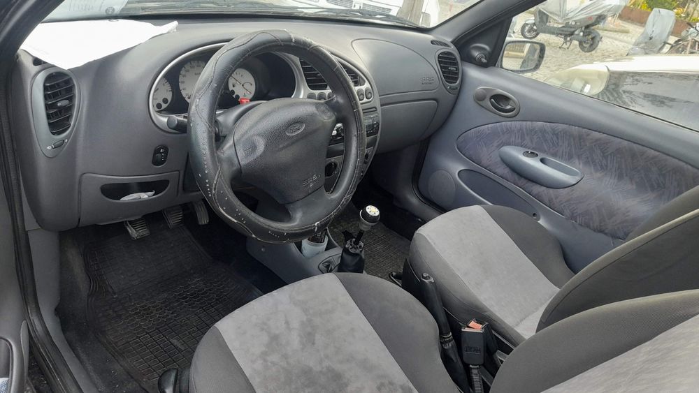 Carro  Ford fiesta ano  2000