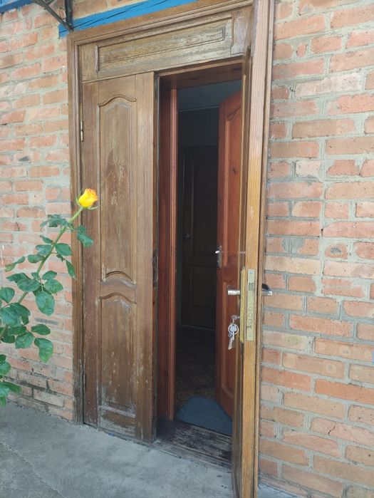 Продається квартирний будинок