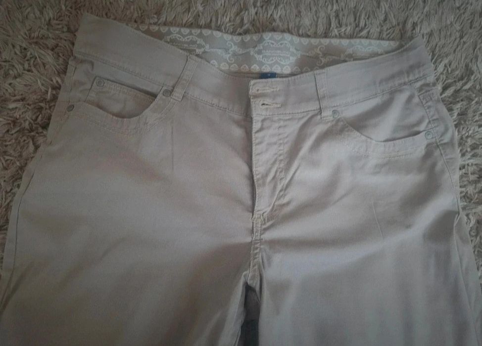 Beżowe   spodnie