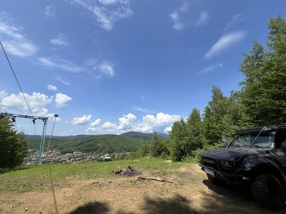 Здається будиночок. Баня і чан є на території