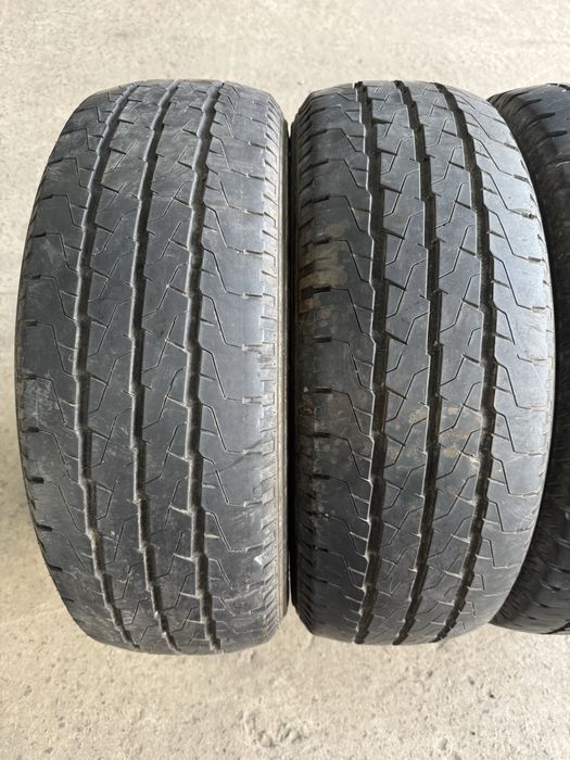 Шини 215*60R17c Dunlop i Comforser