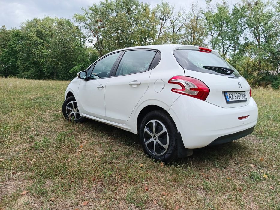 Продам авто Peugeot 208