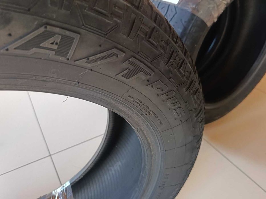 Комплект шин 235/60R18 TOYO A/T Plus Open Country Б/У