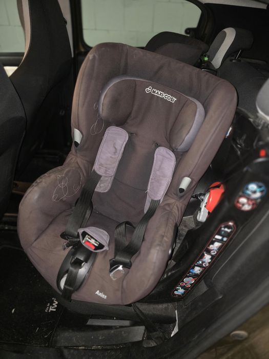 Fotelik obrotowy Maxi-Cosi Axiss (9-18 kg) – Stan dobry