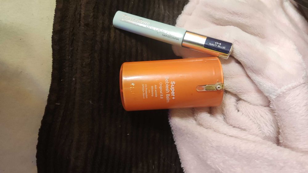 Fluid i maskara granatowa