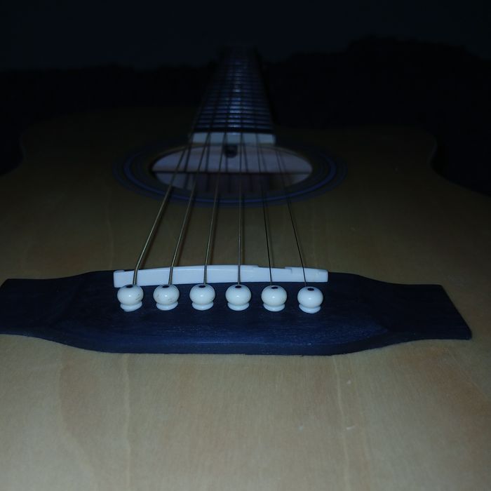 шестиструна акустика