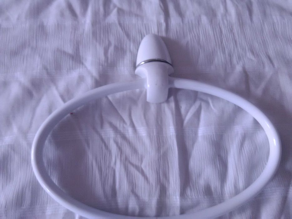 Продам новый отличный держатель полотенец