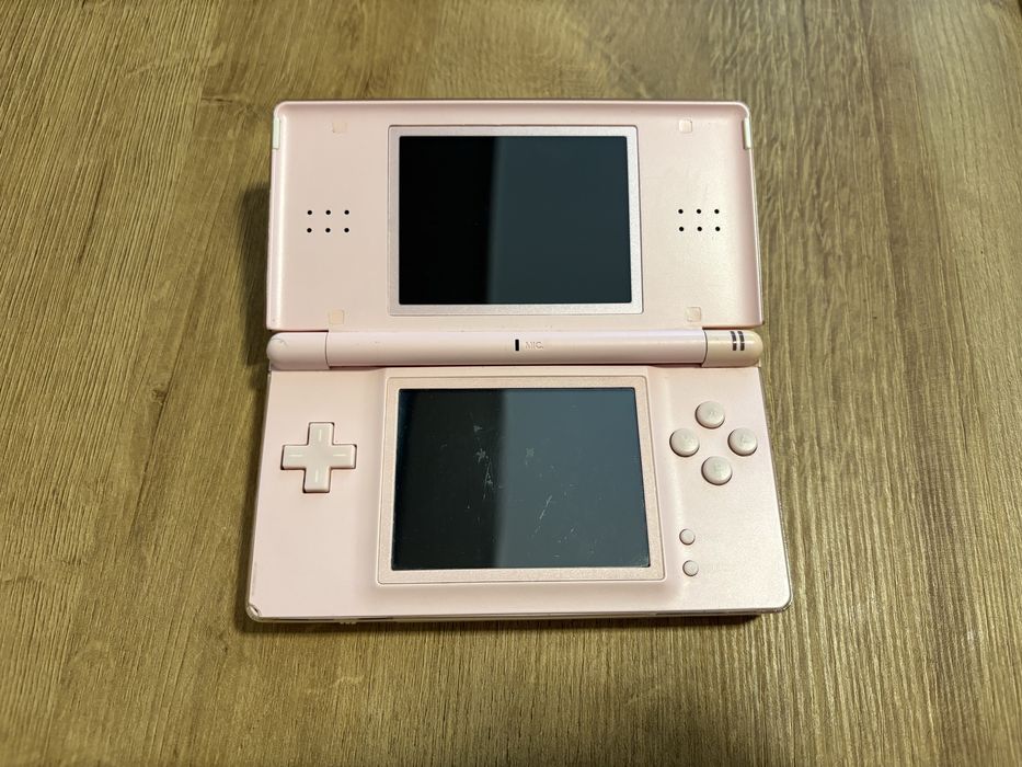 Konsola Nintendo DS Lite Różowa + Akcesoria