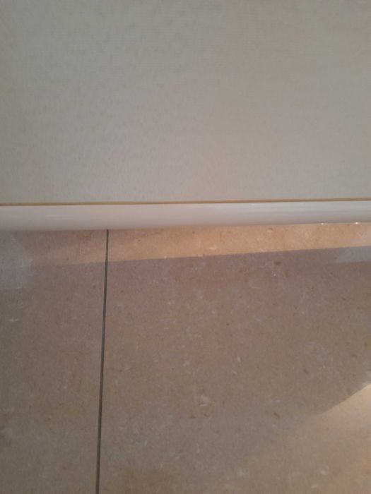 Estores de rolo ,  proteção contra  raios solares, iluminação natural