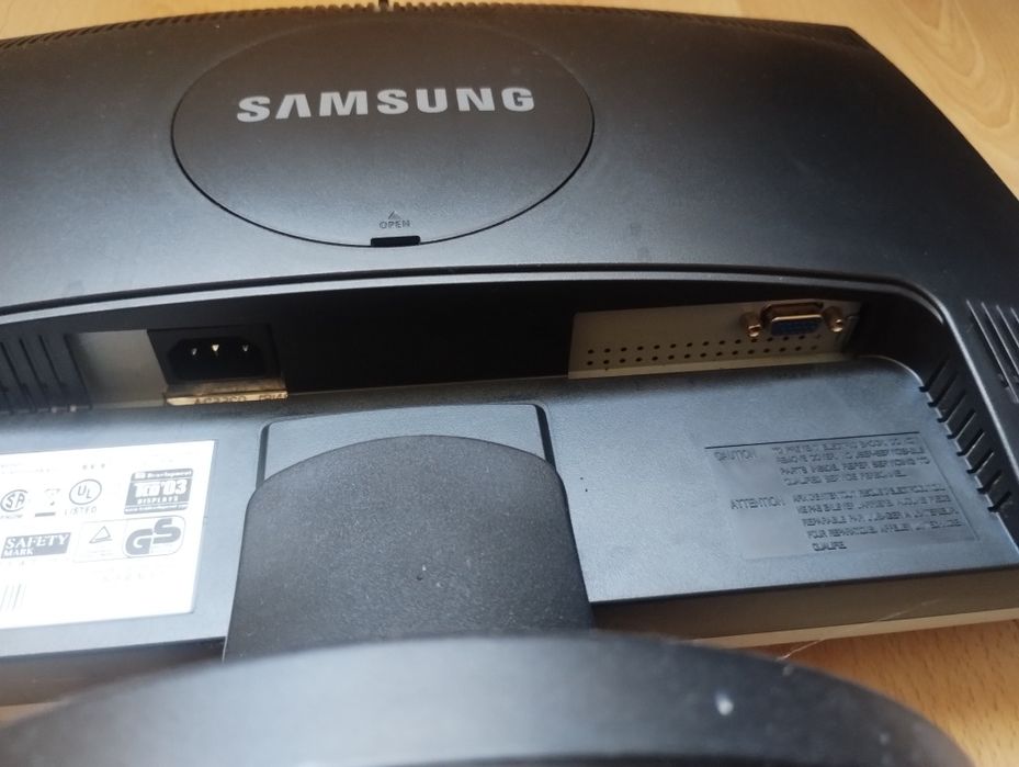 Monitor Samsung 19 cali