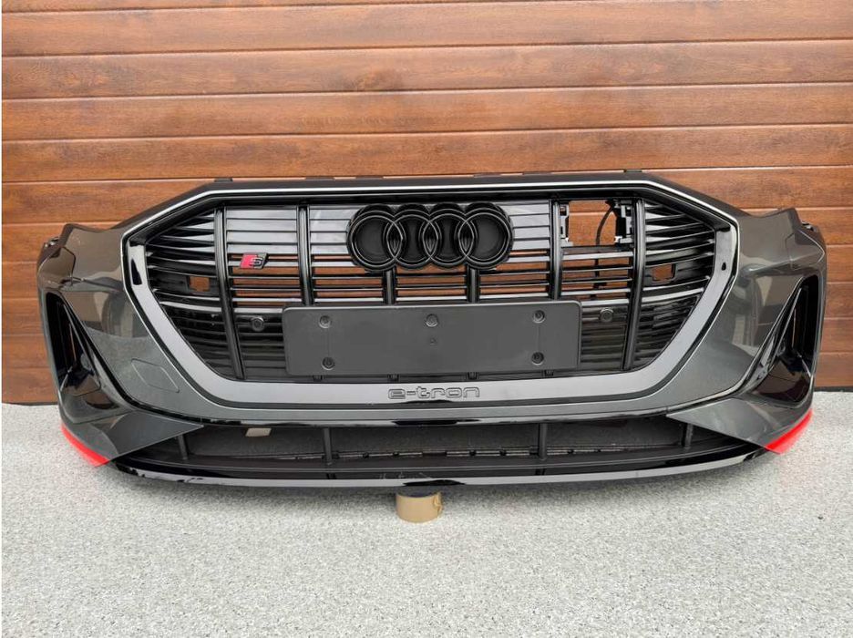 Бампер передній Audi E-tron 4KE S-line перед оригінал розбірка