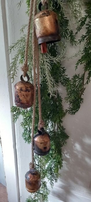 Dzwonki 4 szt metalowe