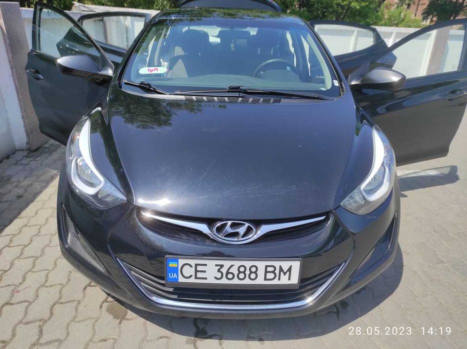 HYUNDAI / Elantra