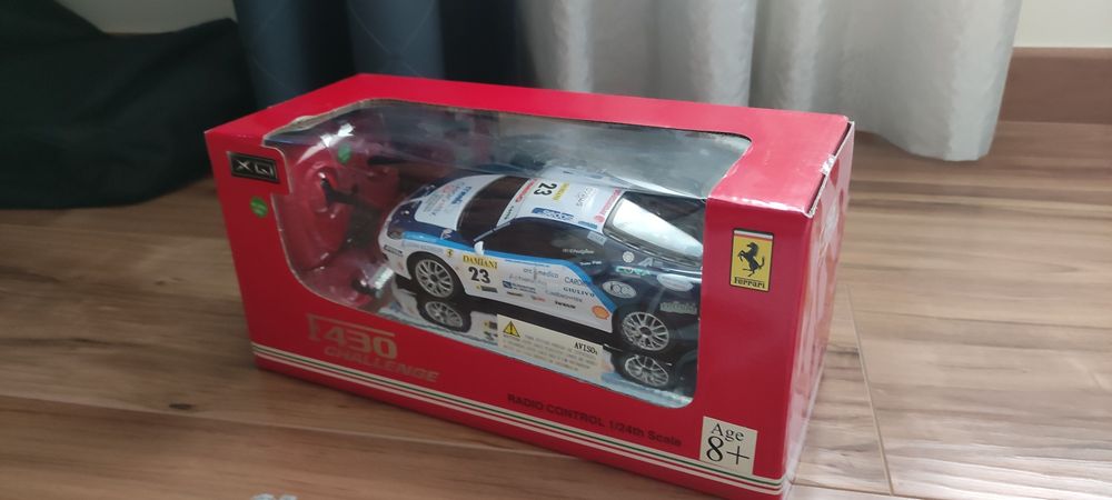 Carro telecomandado Ferrari f430 challenge