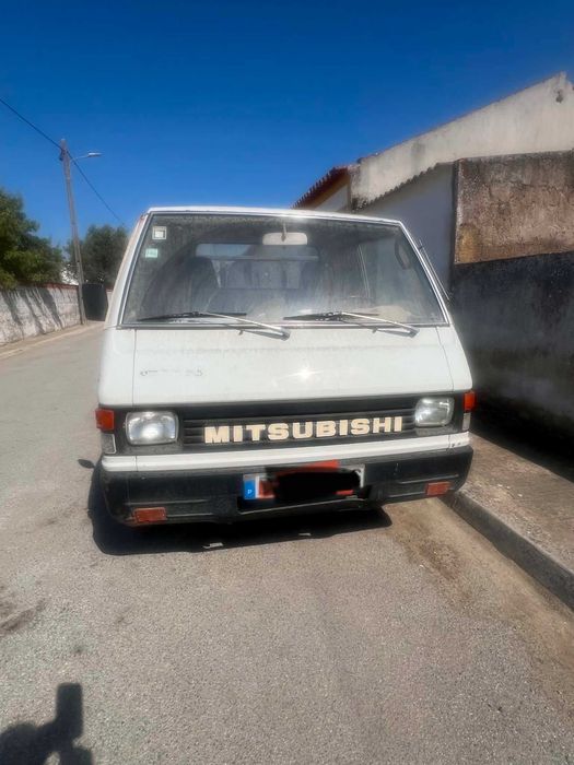 Mitsubishi L300.