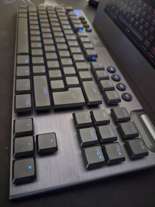 Teclado Mecânico Logitech G915 X TKL Low-Profile Lightspeed RGB Wireless US GL Tactile Switches | 2 semanas uso | com garantia