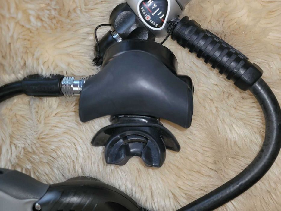 Регулятор для дайвінгу AQUA LUNG Titan LX GLACIA DIN, консоль Suunto CB Three-In-Line.