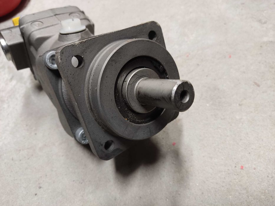 Silnik tłoczkowy Sunfab SCM-034W-P-I42-K30-K3G-100 NOWY