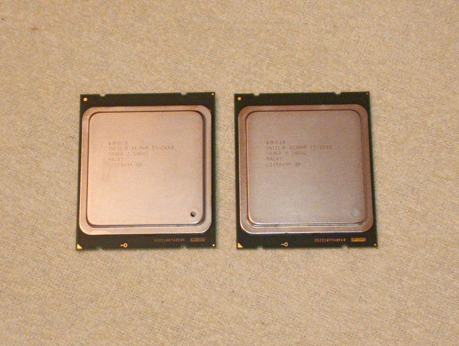 2 Procesory Xeon E5 2640 (LGA 2011)