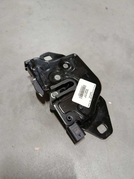 Замок капота Tesla model Y / M3