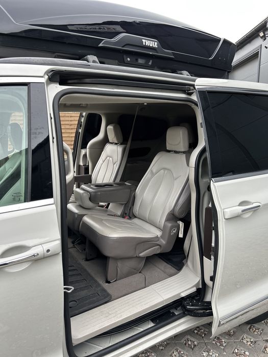 Wynajem Chrysler Pacifica 8 osobwa
