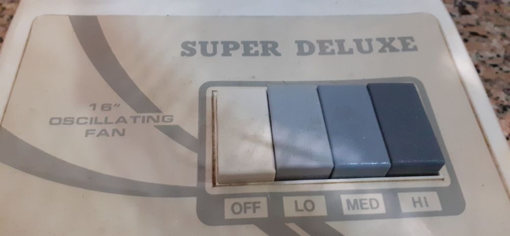 Vendo duas ventoinhas a funcionar.