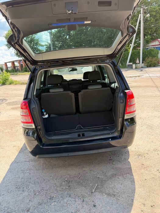 Продам Opel Zafira 2009р. Комплектація cosmo. Рідна фарба та пробіг.