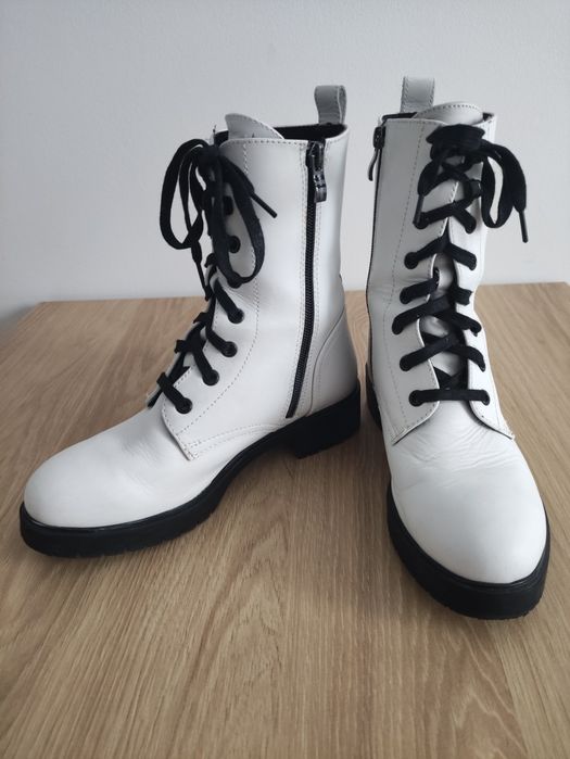Buty zimowe młodzieżowe dla dziewczyny Gino Rossi BOTKI