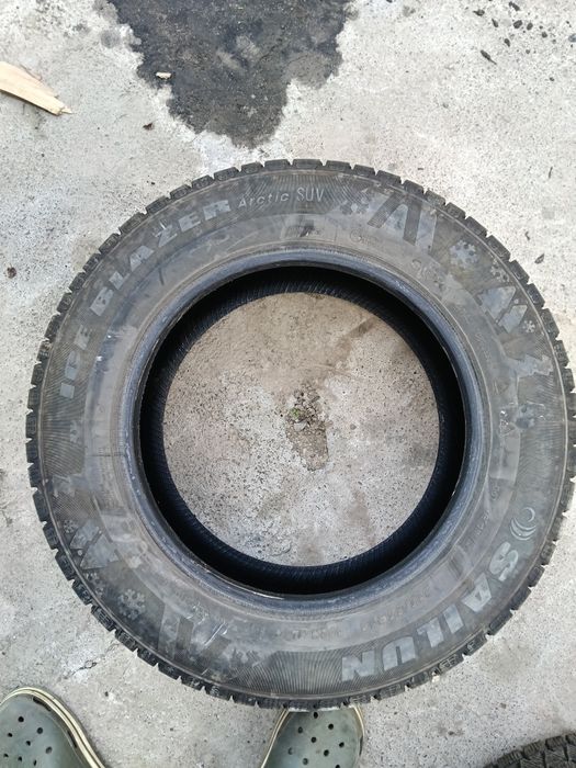 Зимові шини 215/65 R16