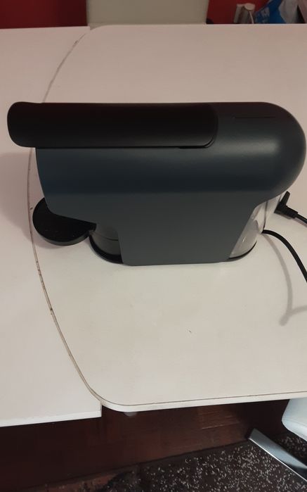 Máquina de café Delta Quick com caixa