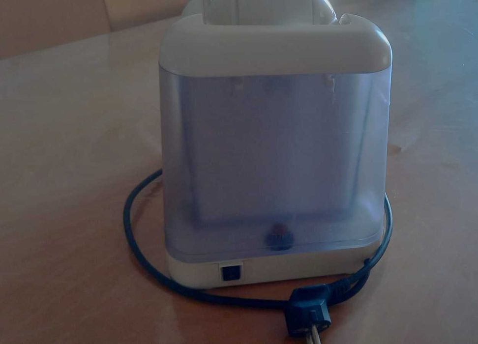 Máquina de Café Delta_Bom Estado_Côr Branca