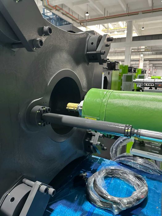 Электрический гибридный термопластавтомат Yizumi Серия А6 UN200A6